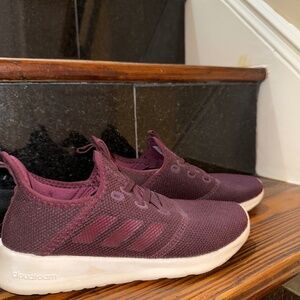 Adidas women’s sneakers 5.5